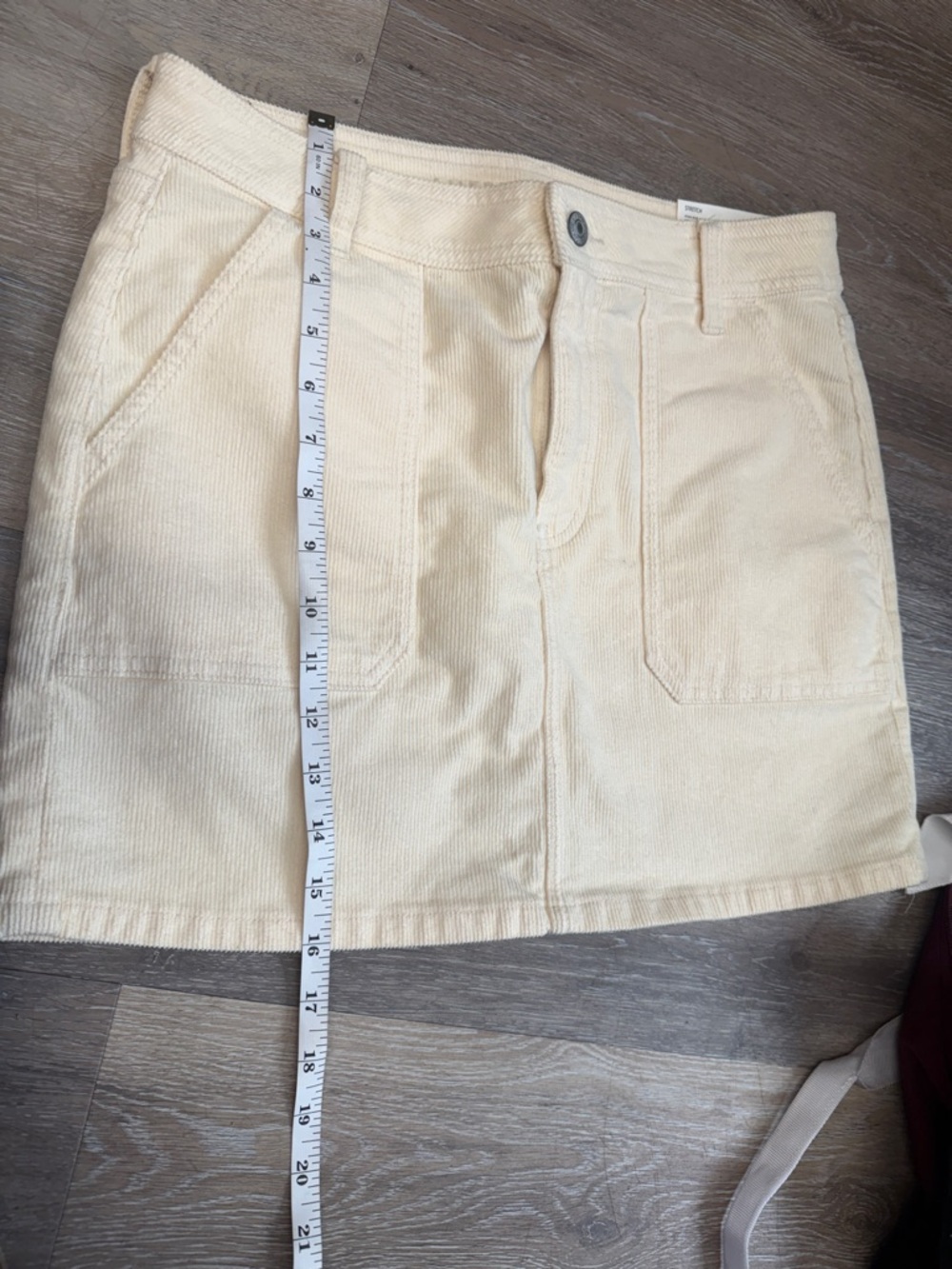 American Eagle High-Rise Mini Corduroy Shorts in Cream size 29W/8 US women - Picture 7 of 8